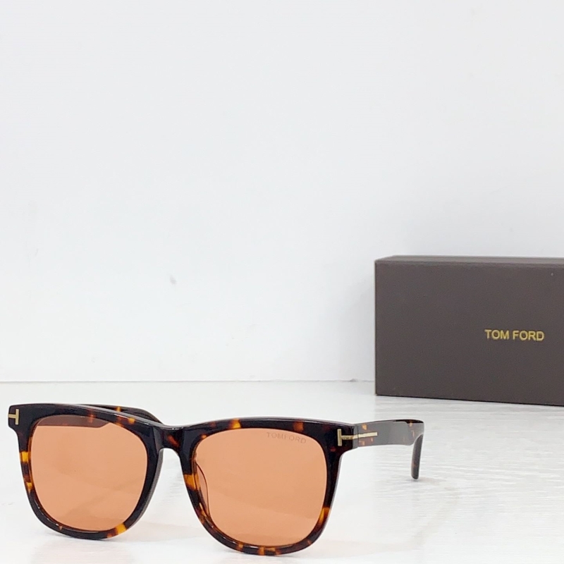 TOM FORD